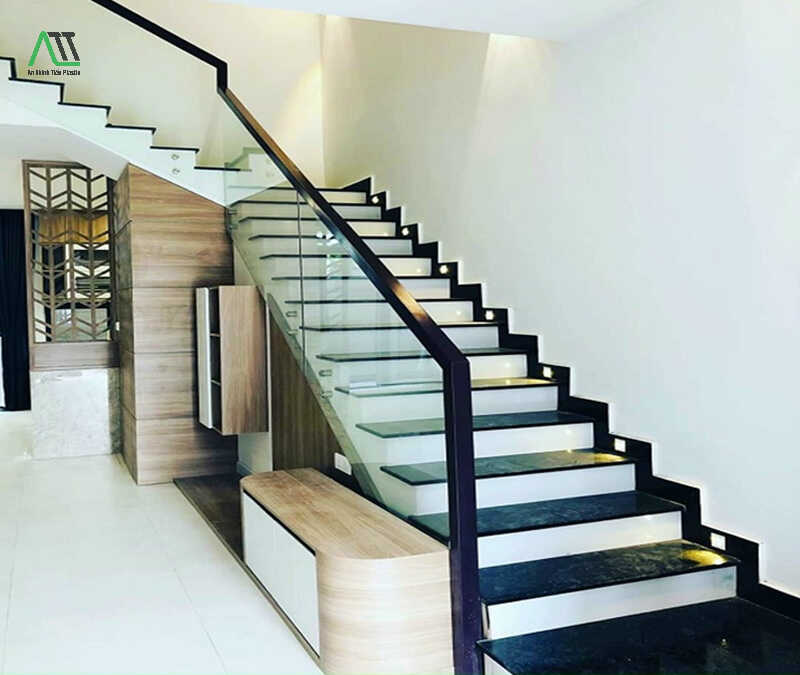 trang trí cầu thang phòng khách