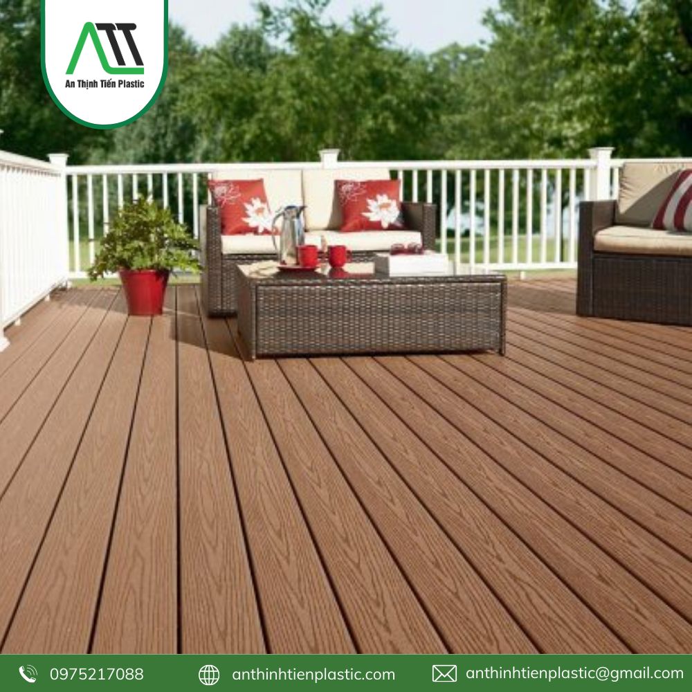 vệ sinh sàn gỗ nhựa ngoài trời