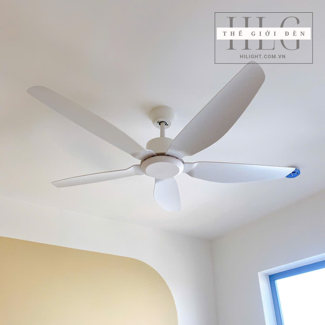 quạt trần 5 cánh màu trắng