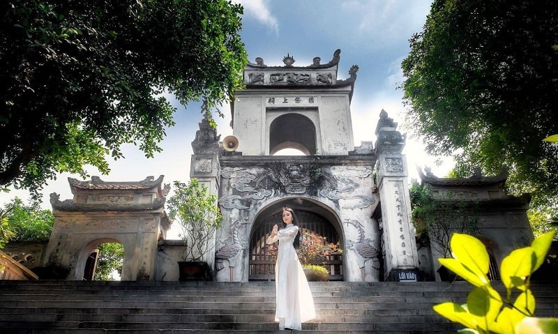 đền cuông nghệ an hellotripvn
