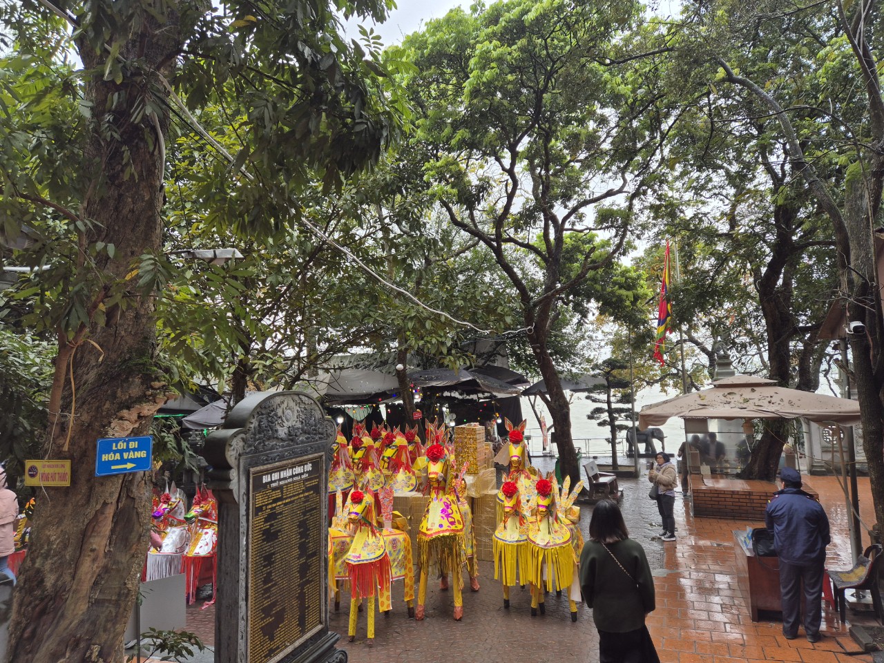 đền ông hoàng mười nghệ an