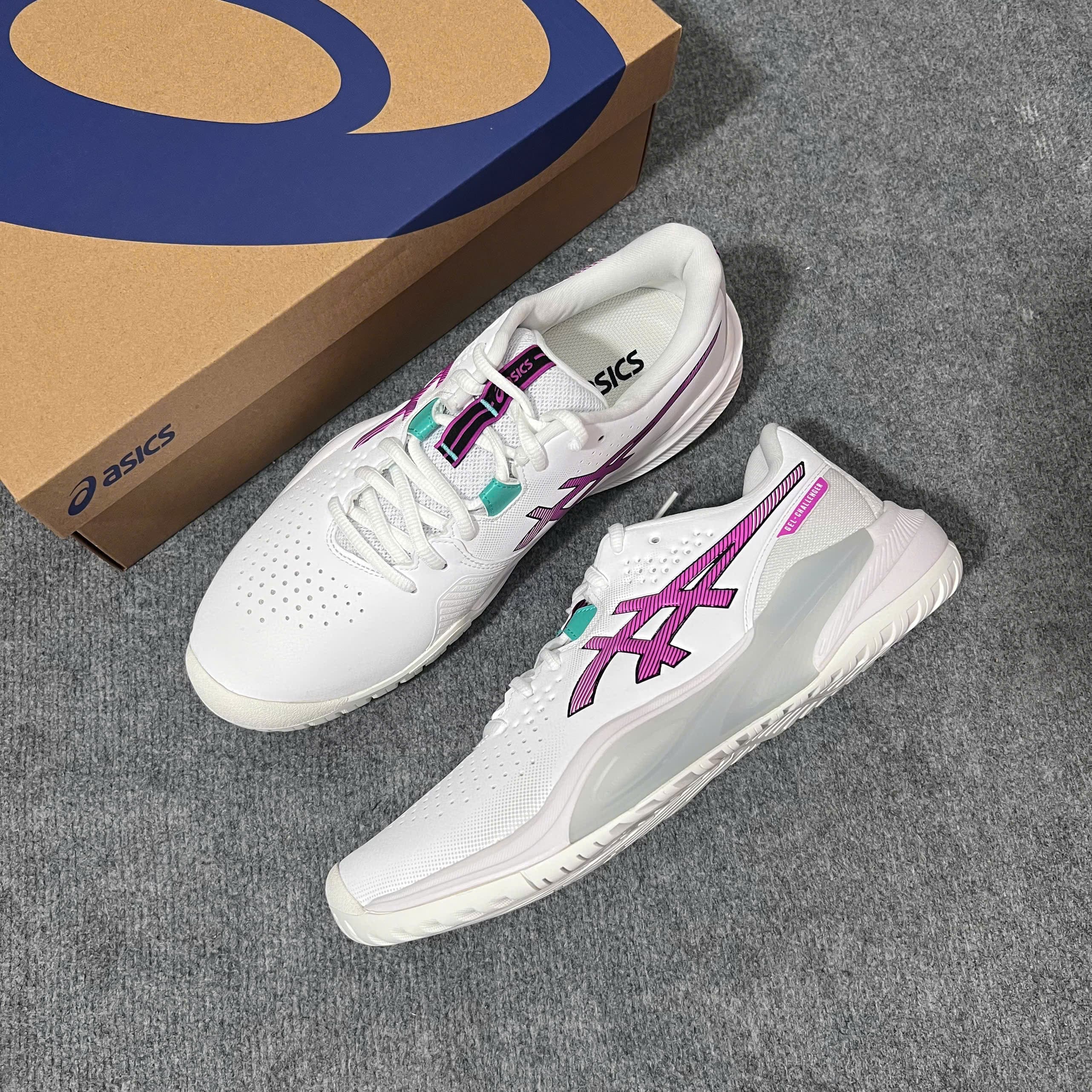 trai-nghiem-thuc-te-asics-gel-challenger-15-digital-sakura