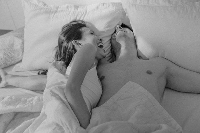 Cách Hâm Nóng Chuyện Chăn Gối: 10 Bí Quyết Giúp Cuộc Tình Thăng Hoa, Đam Mê Hơn Bao Giờ Hết