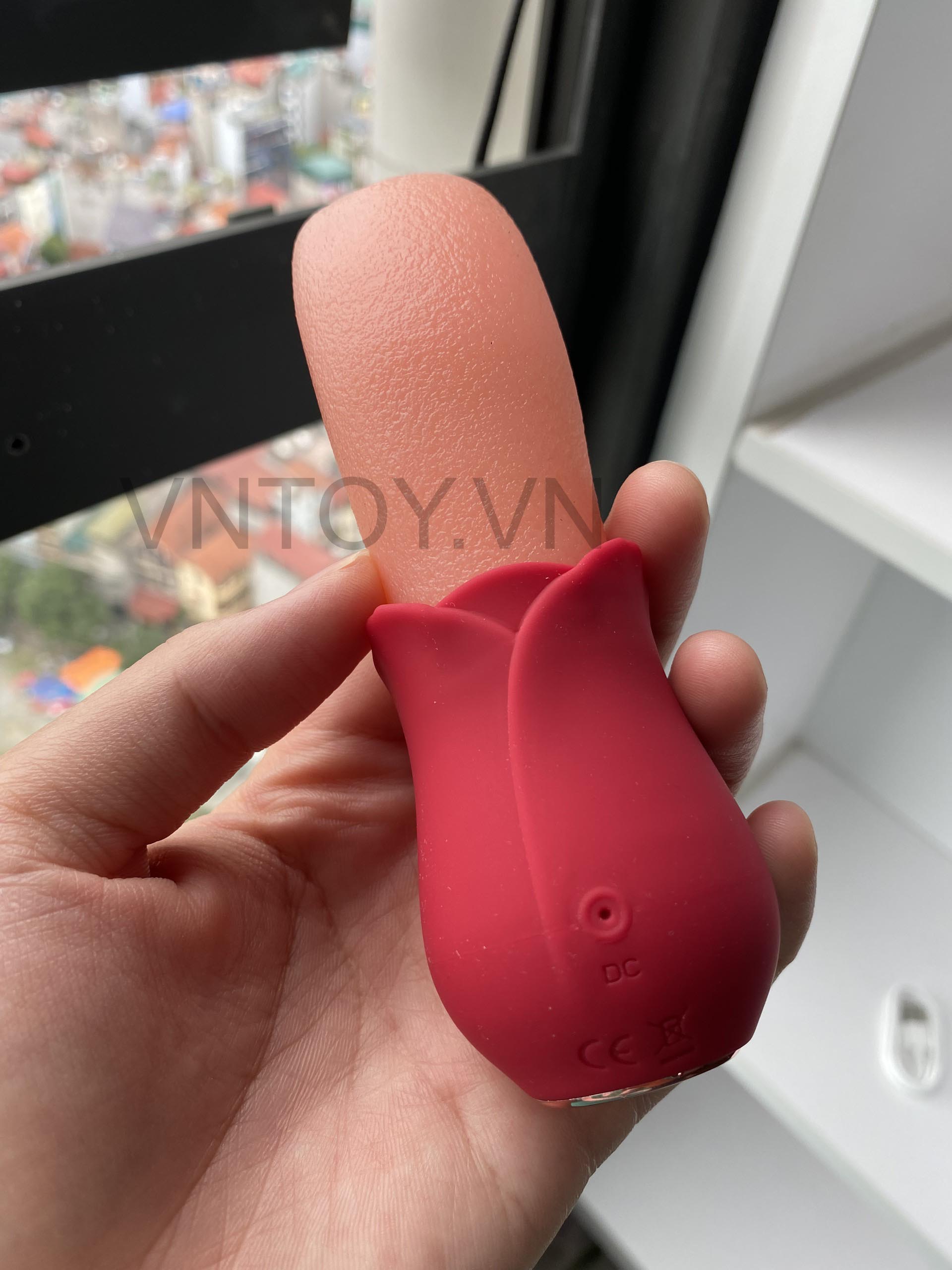 Lưỡi liếm âm đạo Silicon cảm giác như thật rung 12 chế độ