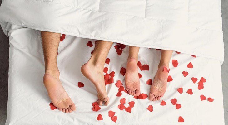 Quan hệ trong ngày đèn đỏ dùng bao cao su có sao không? – Giải đáp chi tiết từ góc nhìn y tế