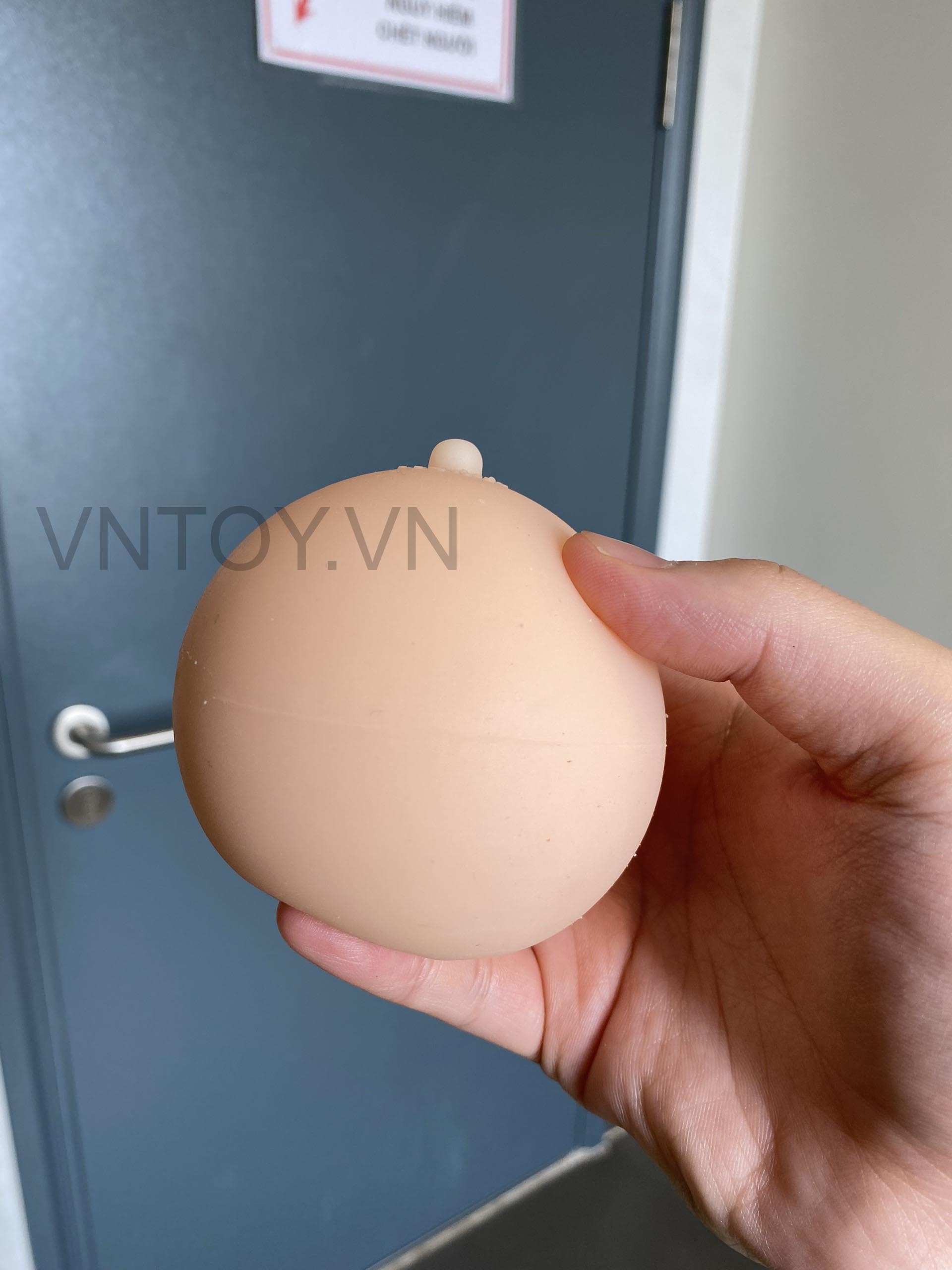 Vú giả cầm tay giá rẻ Silicon như thật có lỗ âm đạo