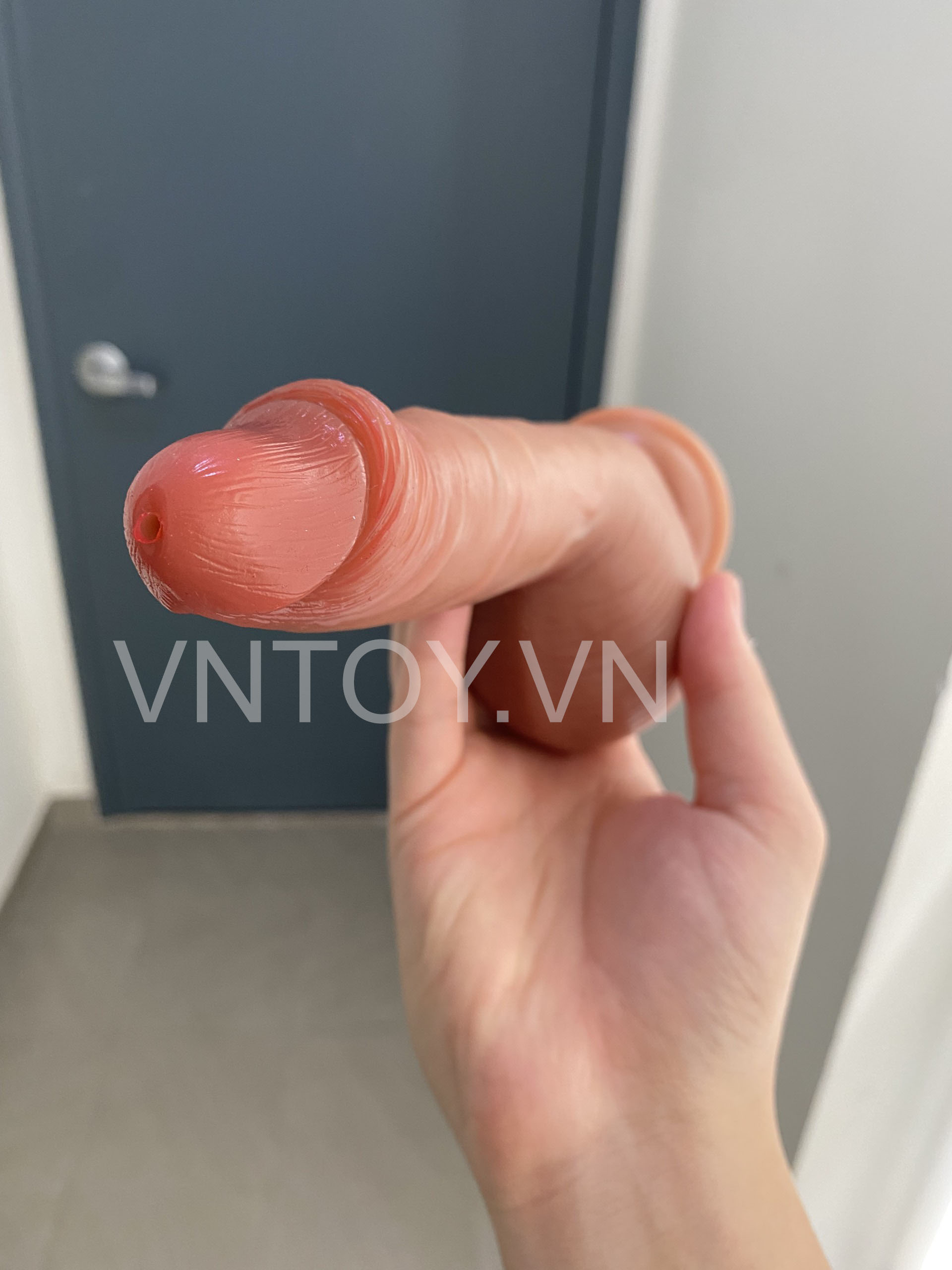 Dương vật giả bắn tinh mềm mại như thật