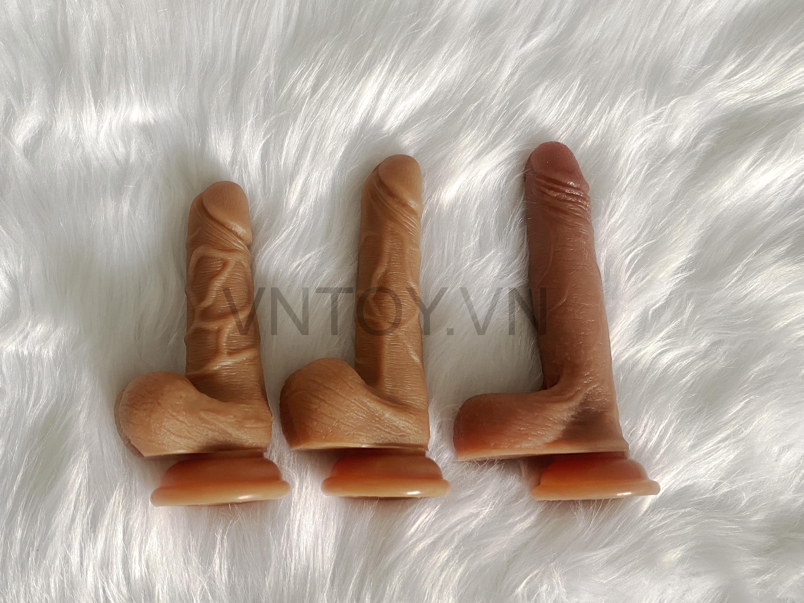 Dương vật giả gắn tường độ cương cứng như thật