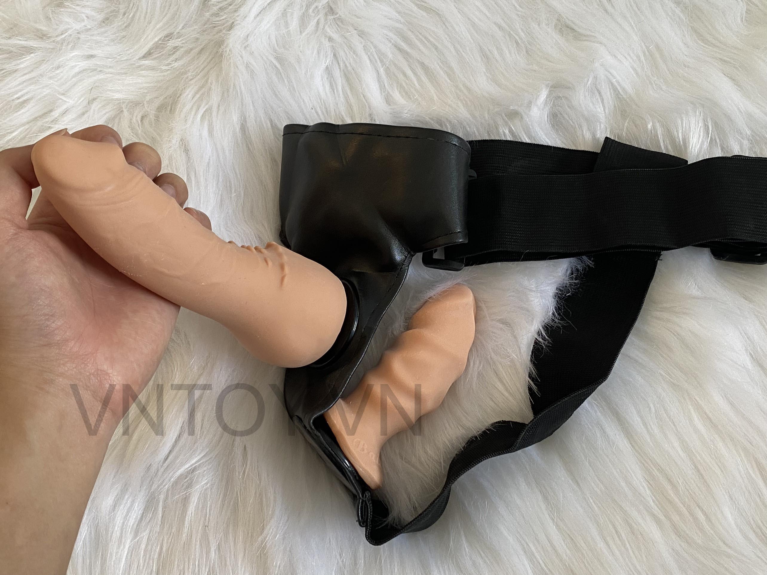 Dương vật giả 2 đầu có dây đeo dành cho les