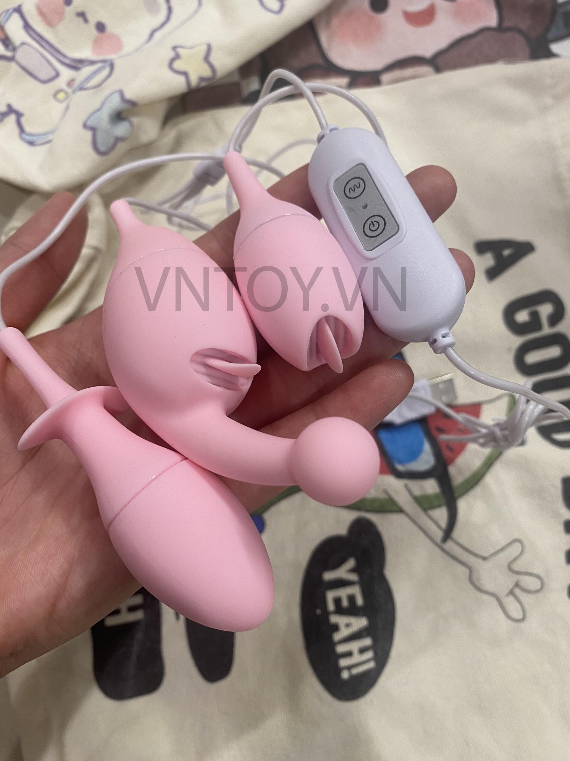 Trứng rung tình yêu 3 đầu lưỡi liếm gắn hậu môn