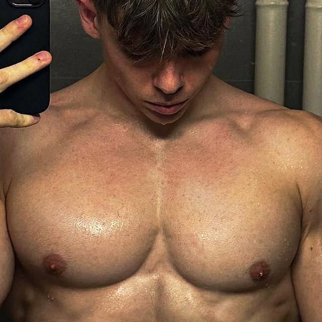 5 Điểm Nhạy Cảm Trên Cơ Thể Nam Giới Mà Hầu Hết Chị Em Bỏ Quên