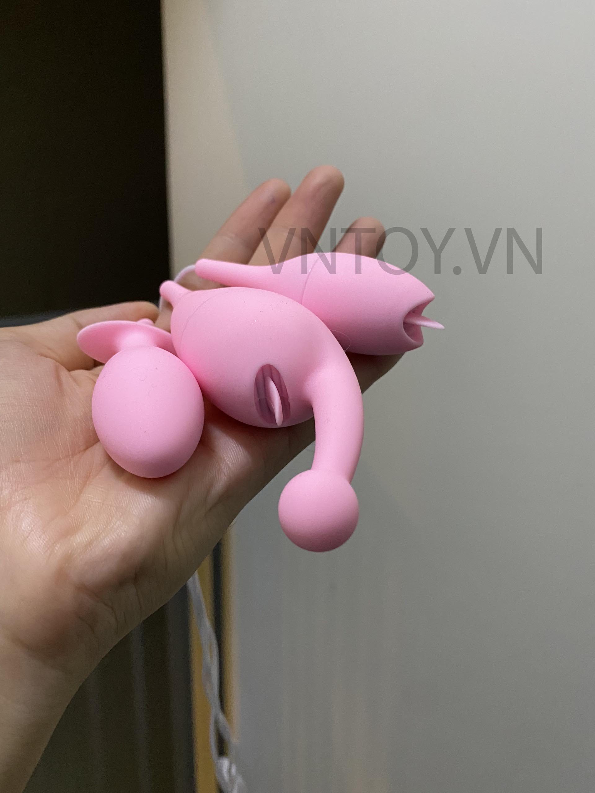 Trứng rung tình yêu 3 đầu lưỡi liếm gắn hậu môn