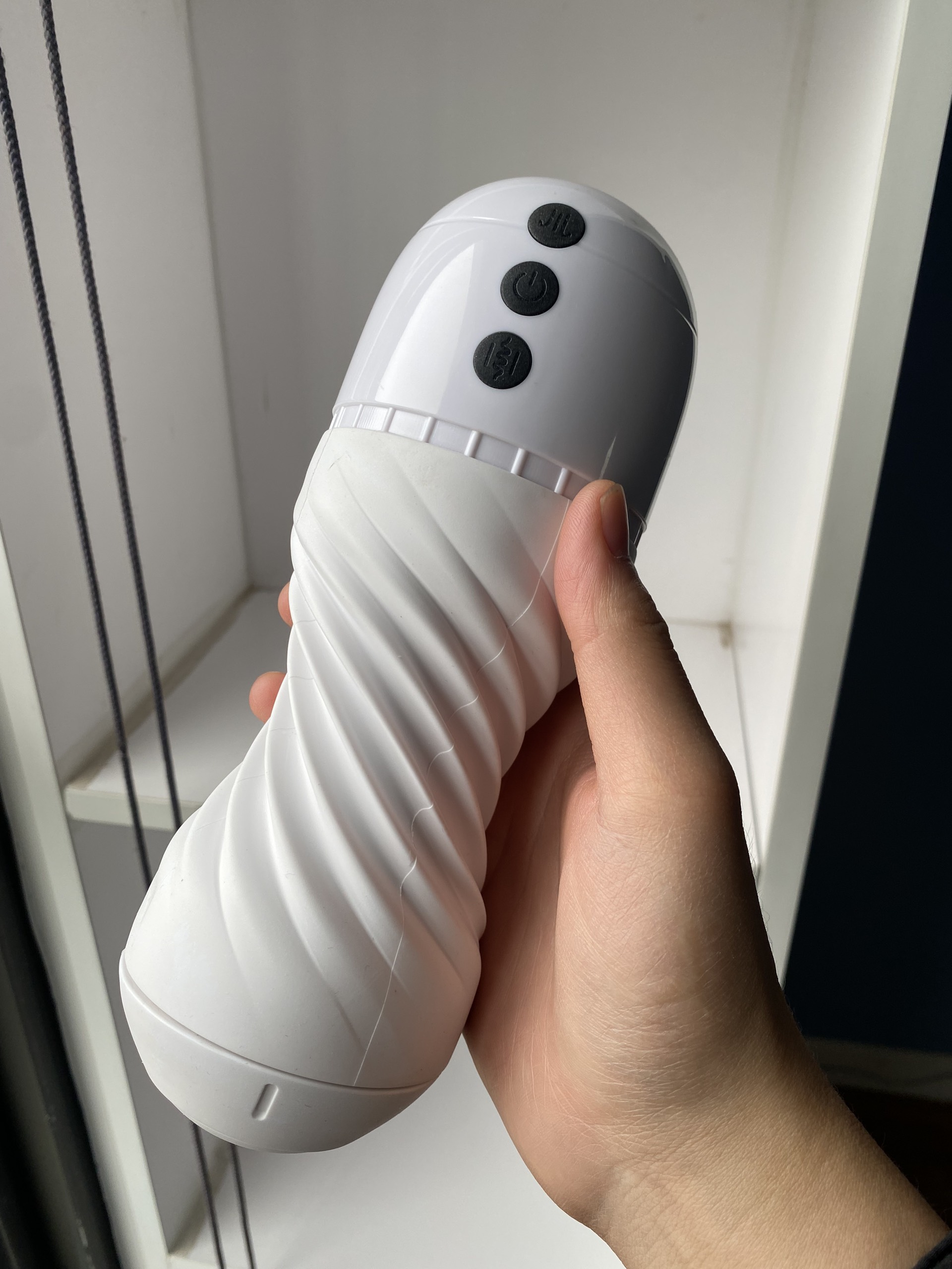 Cốc thủ dâm bú hút xoắn dương vật – Trải nghiệm mới mẻ, khoái cảm tột độ cho phái mạnh