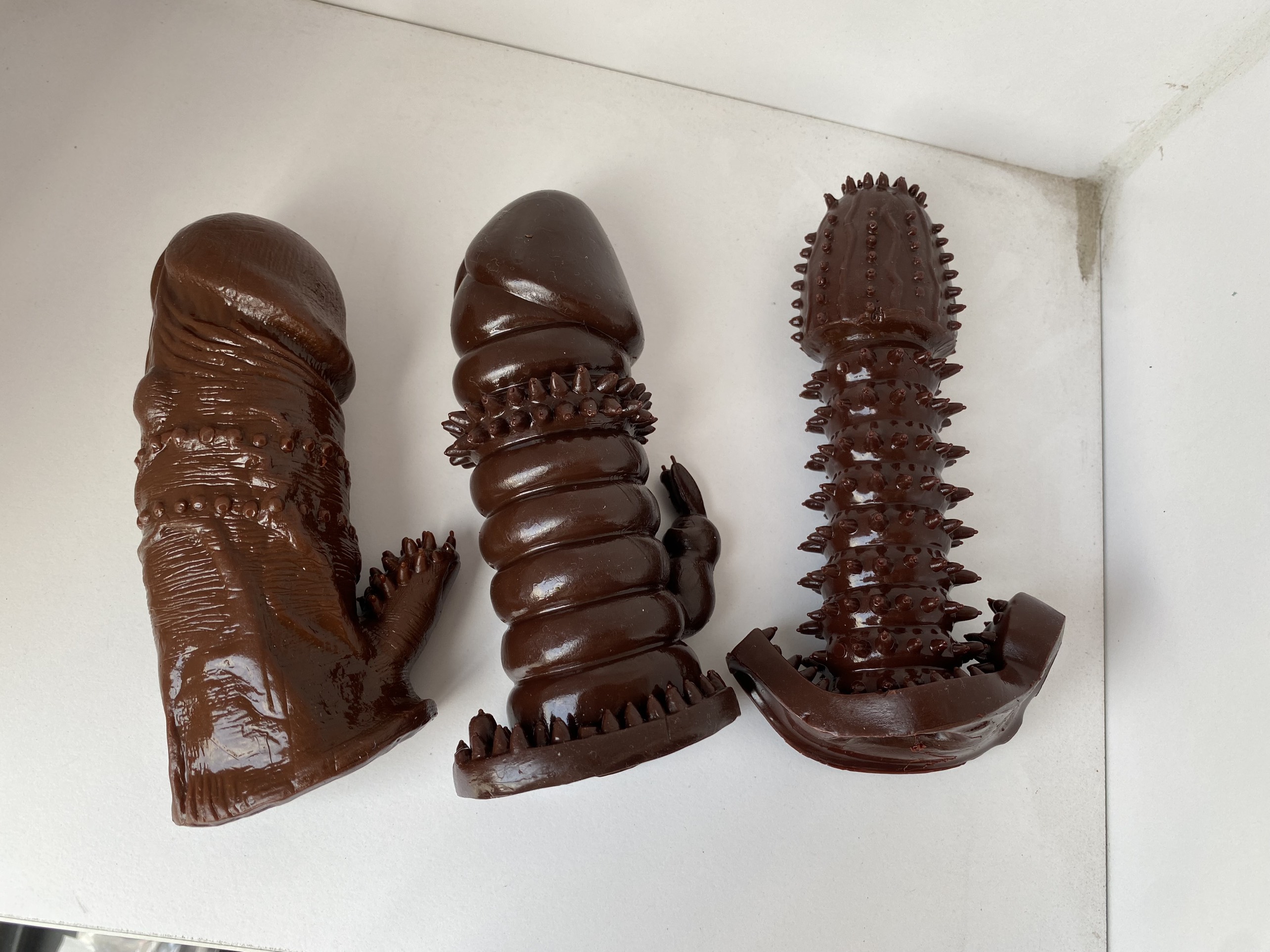 Bao cao su đôn dên châu Phi da đen rẽ nhánh Baile