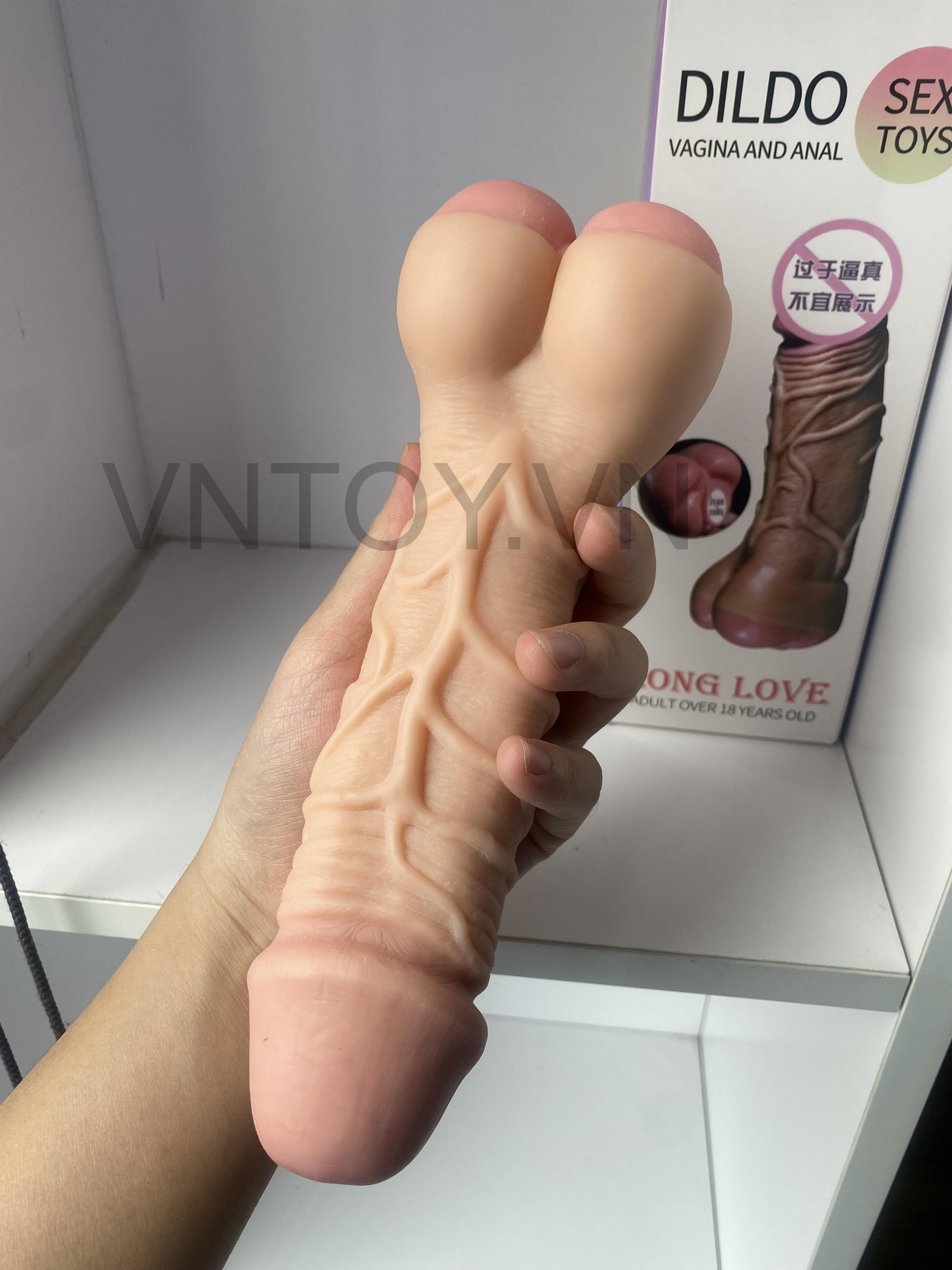 Dương vật giả có lỗ hậu môn dành cho Gay