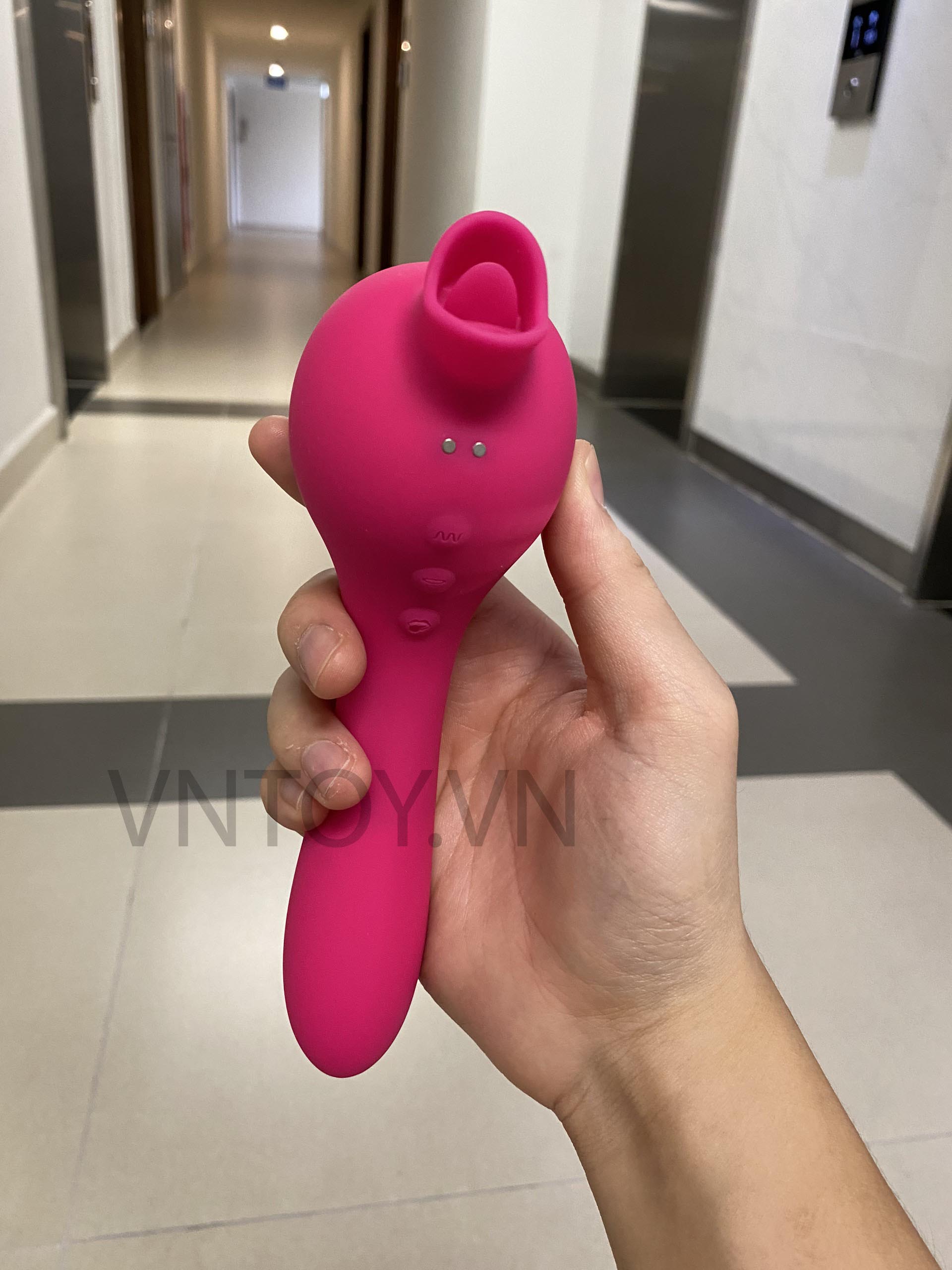 Máy rung liếm hút âm đạo cầm tay đa năng siêu cấp