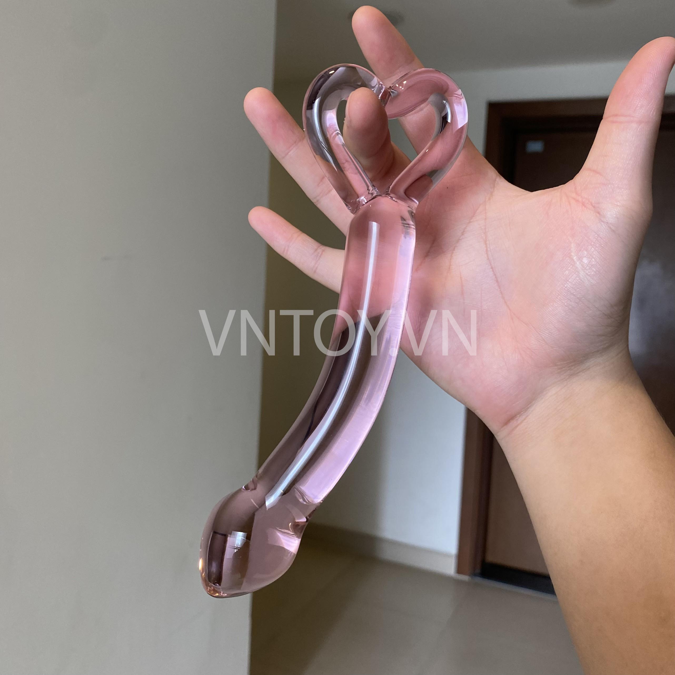 Dương vật giả pha lê cao cấp gắn hậu môn tay cầm trái tim