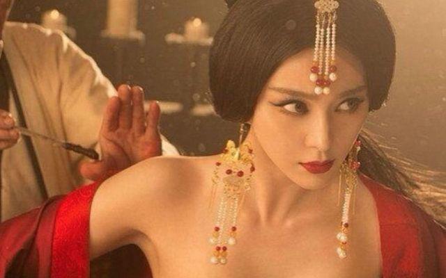 Thị  tẩm Là Gì? Giải Mã Chuyện Chăn Gối Của Vua Chúa Ngày Xưa