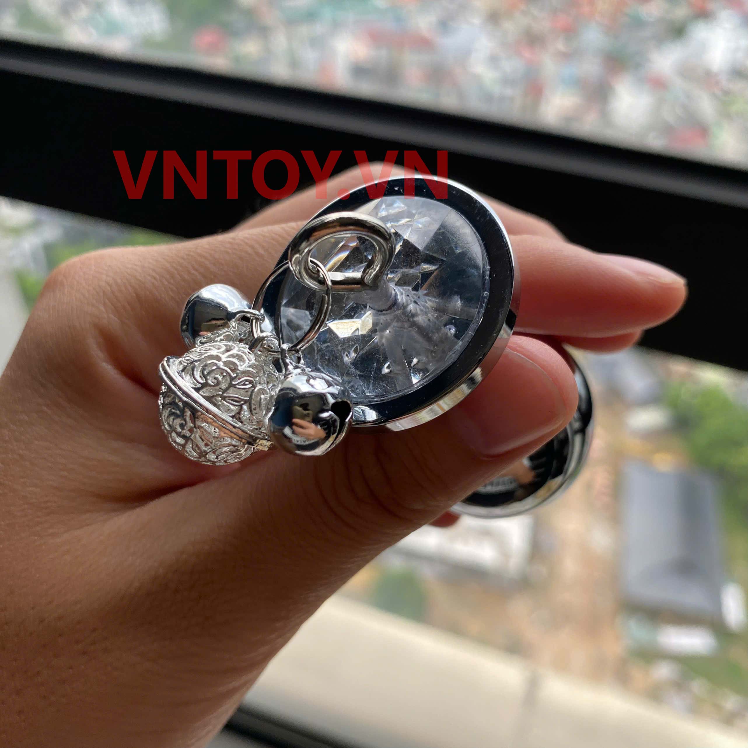 Butt plug inox cao cấp gắn đá pha lê Bling Bling