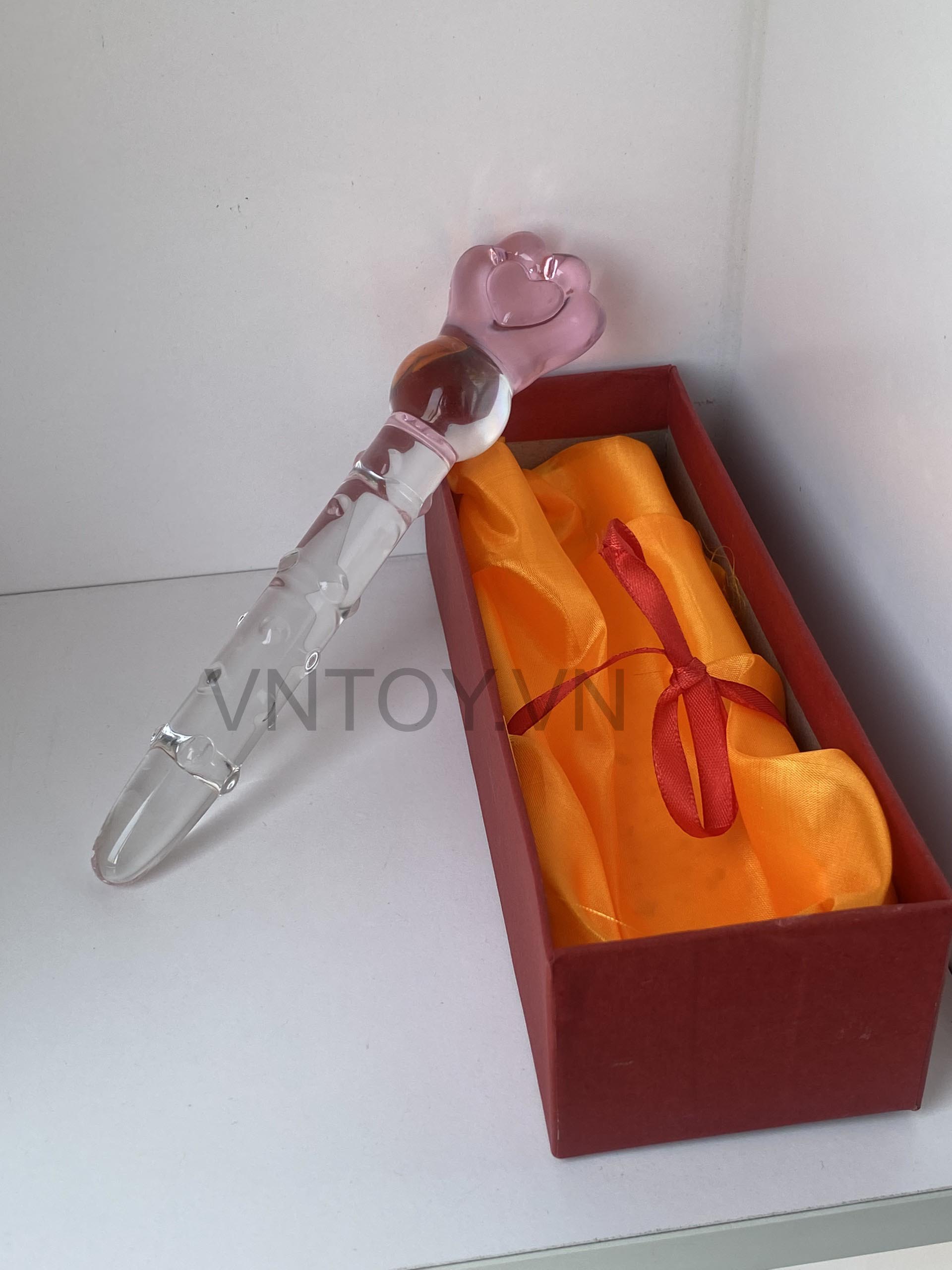 Dụng cụ gắn hậu môn trong suốt chất liệu thủy tinh