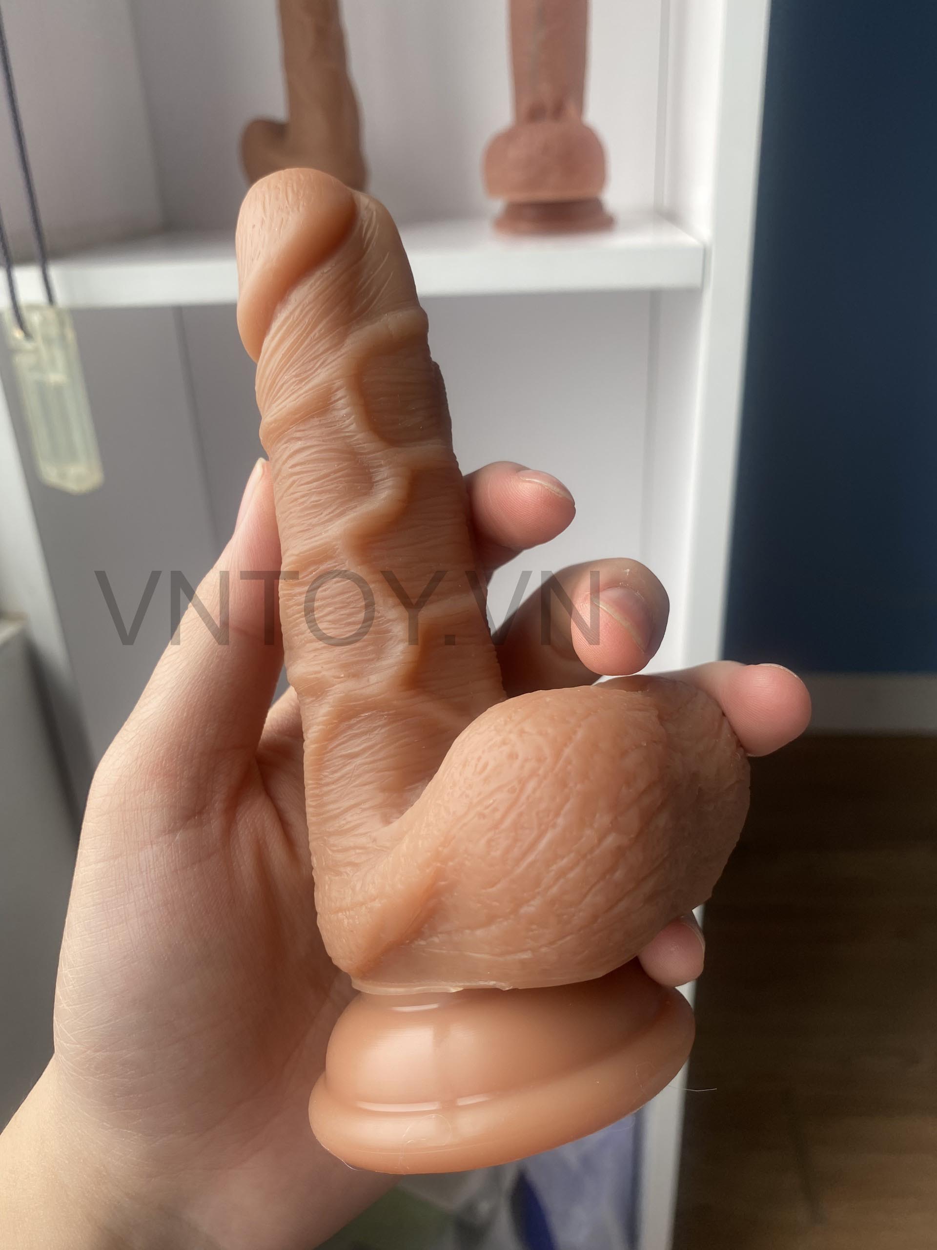 Dương vật giả gắn tường độ cương cứng như thật