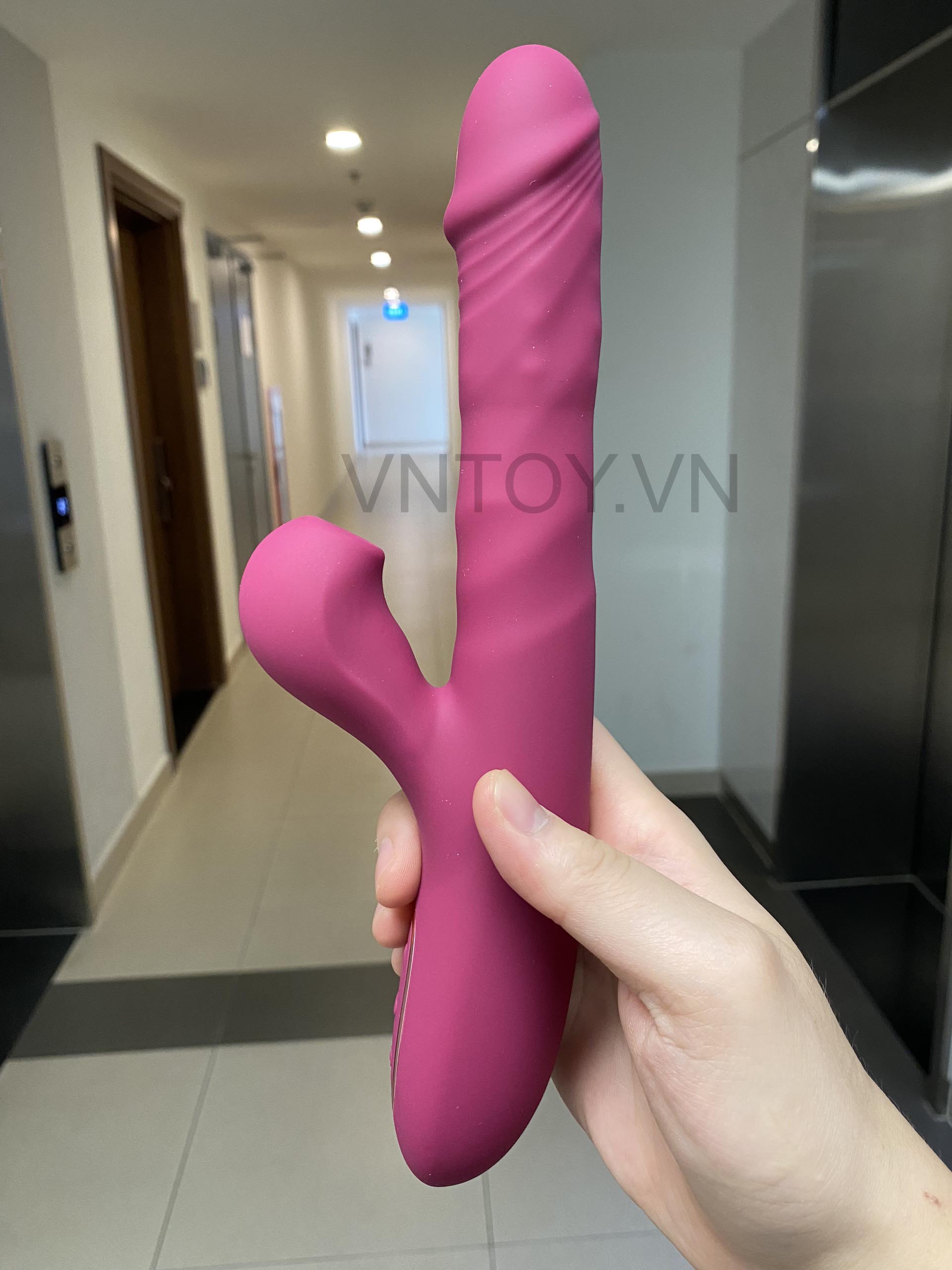 Dương vật giả rung thụt hút xoay vô cực tự động