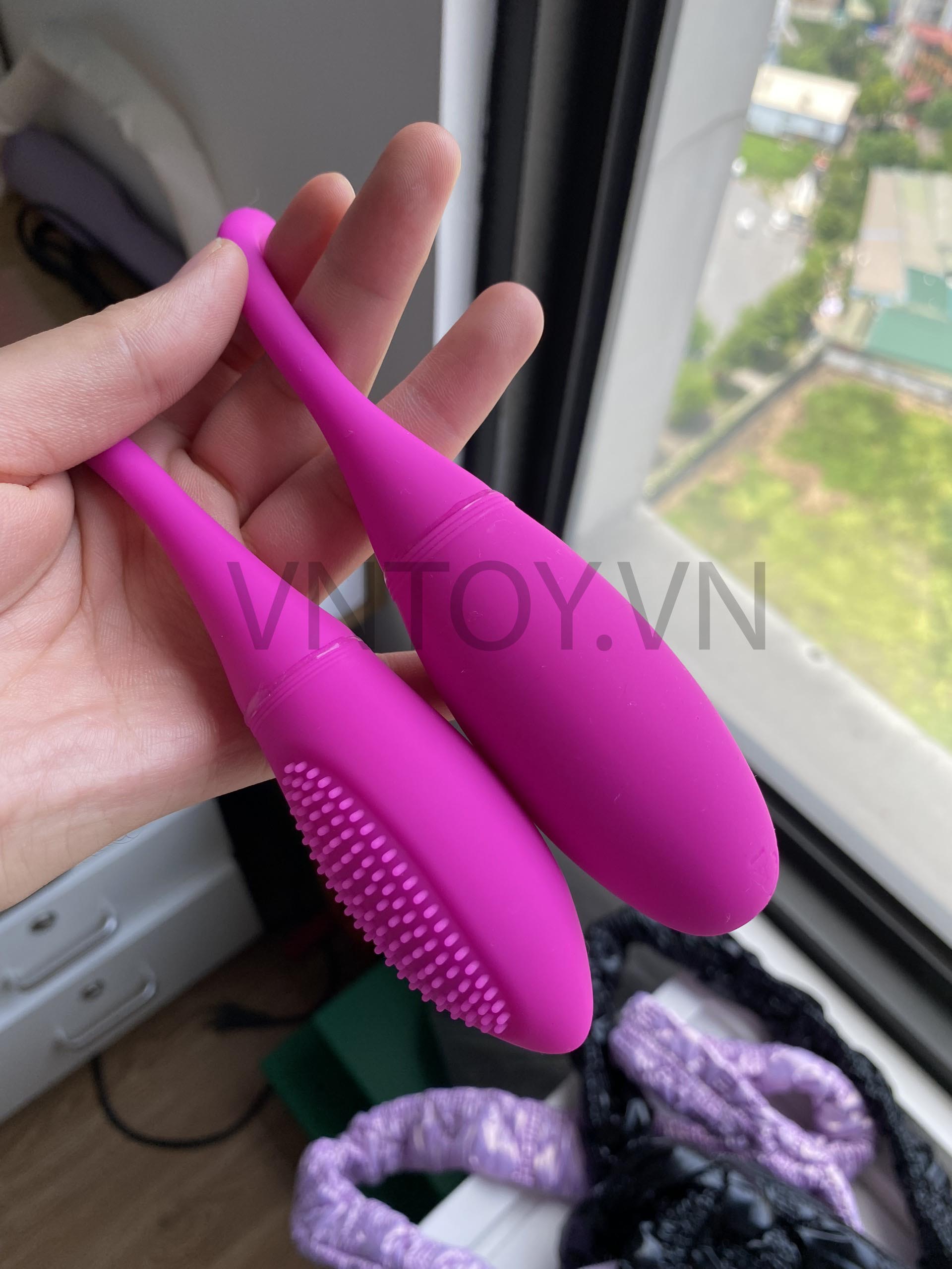 Trứng rung 2 đầu có gai dành cho les