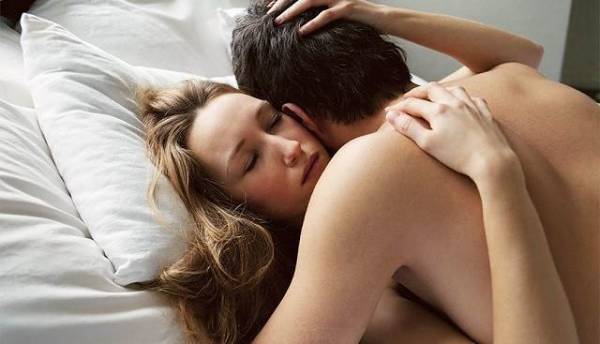 Phụ nữ giả vờ lên đỉnh: Những dấu hiệu tinh tế và bí mật đằng sau “màn kịch” trong phòng ngủ