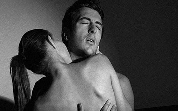 Khi đàn ông lên đỉnh có biểu hiện gì? Đàn ông lên đỉnh được bao nhiêu lần?