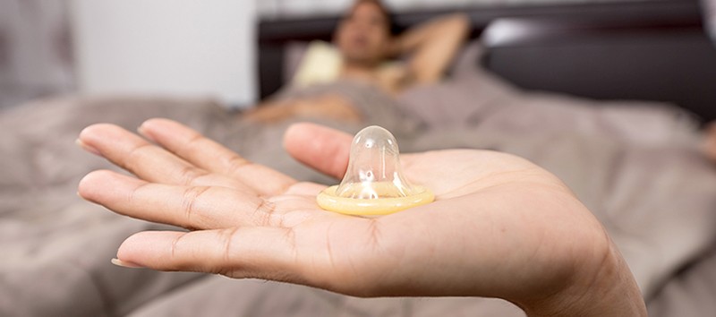 Dùng Bao Cao Su Nhiều Có Hại Gì Đến Cặp Đôi Không? Giải Đáp Chi Tiết Từ Chuyên Gia