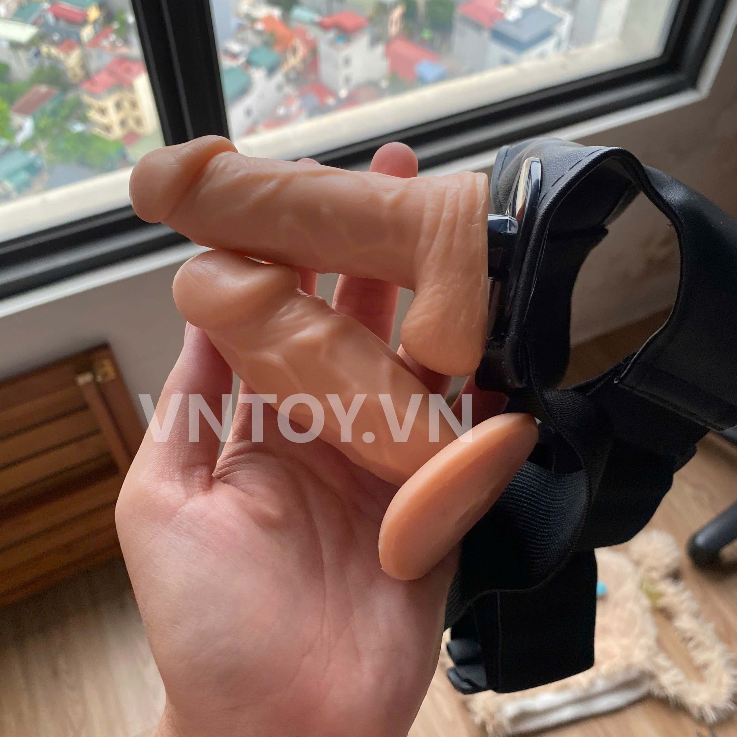 Dương vật giả đeo hông Jessica Strap-On kèm dây đai điều chỉnh