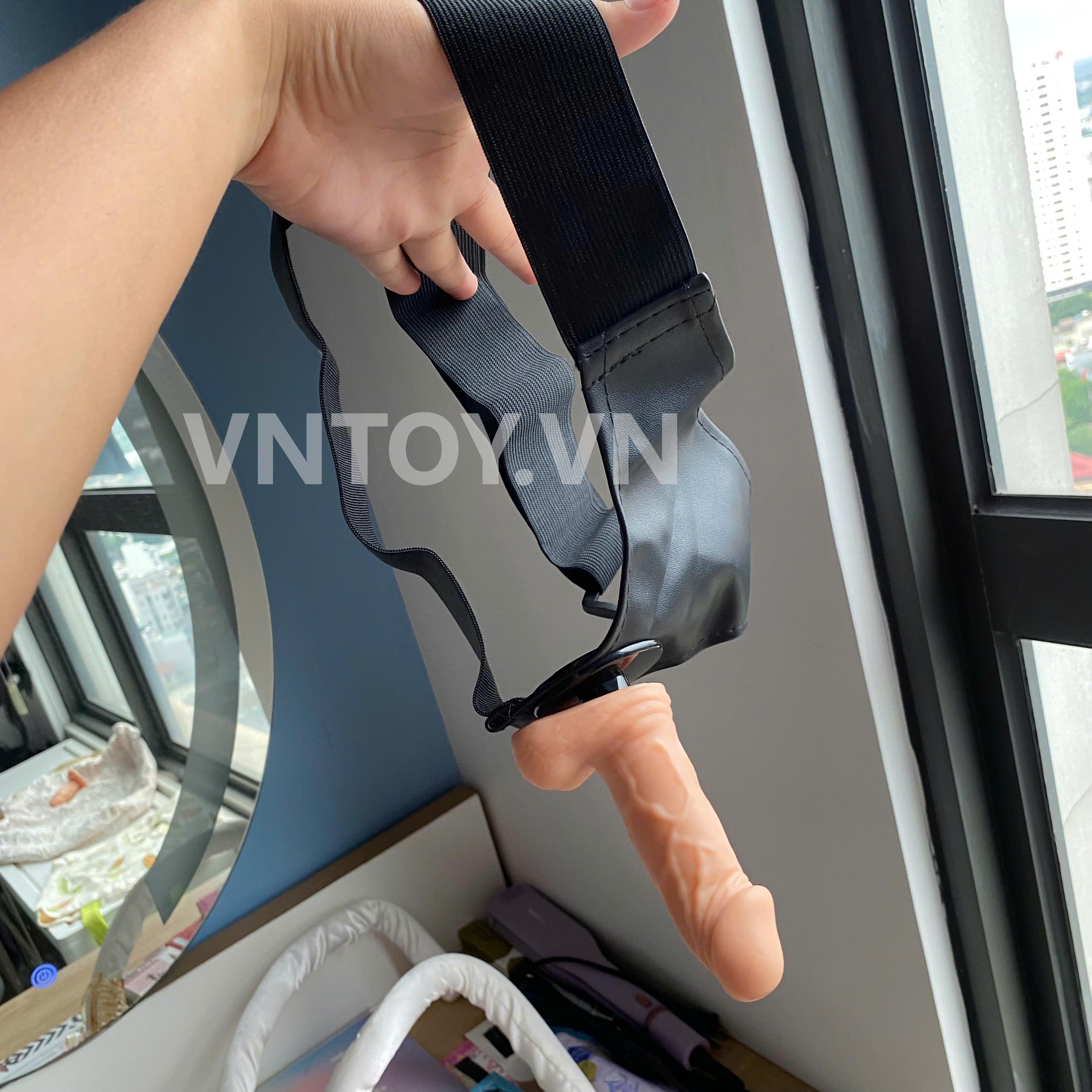 Dương vật giả đeo hông Jessica Strap-On kèm dây đai điều chỉnh