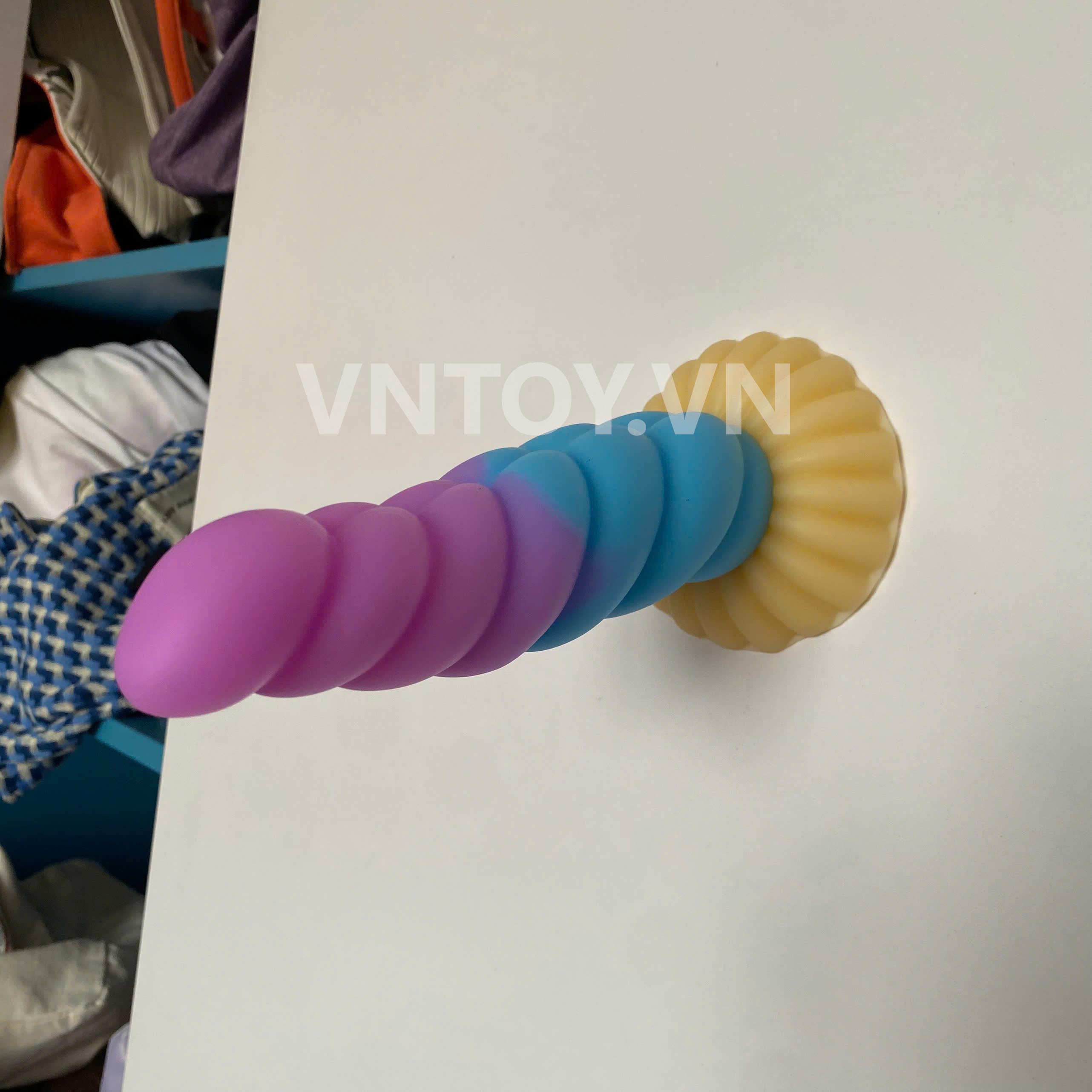 Dương vật giả fantasy silicon mềm mịn hình dáng sừng kỳ lân hoa bầu màu sắc sặc sỡ
