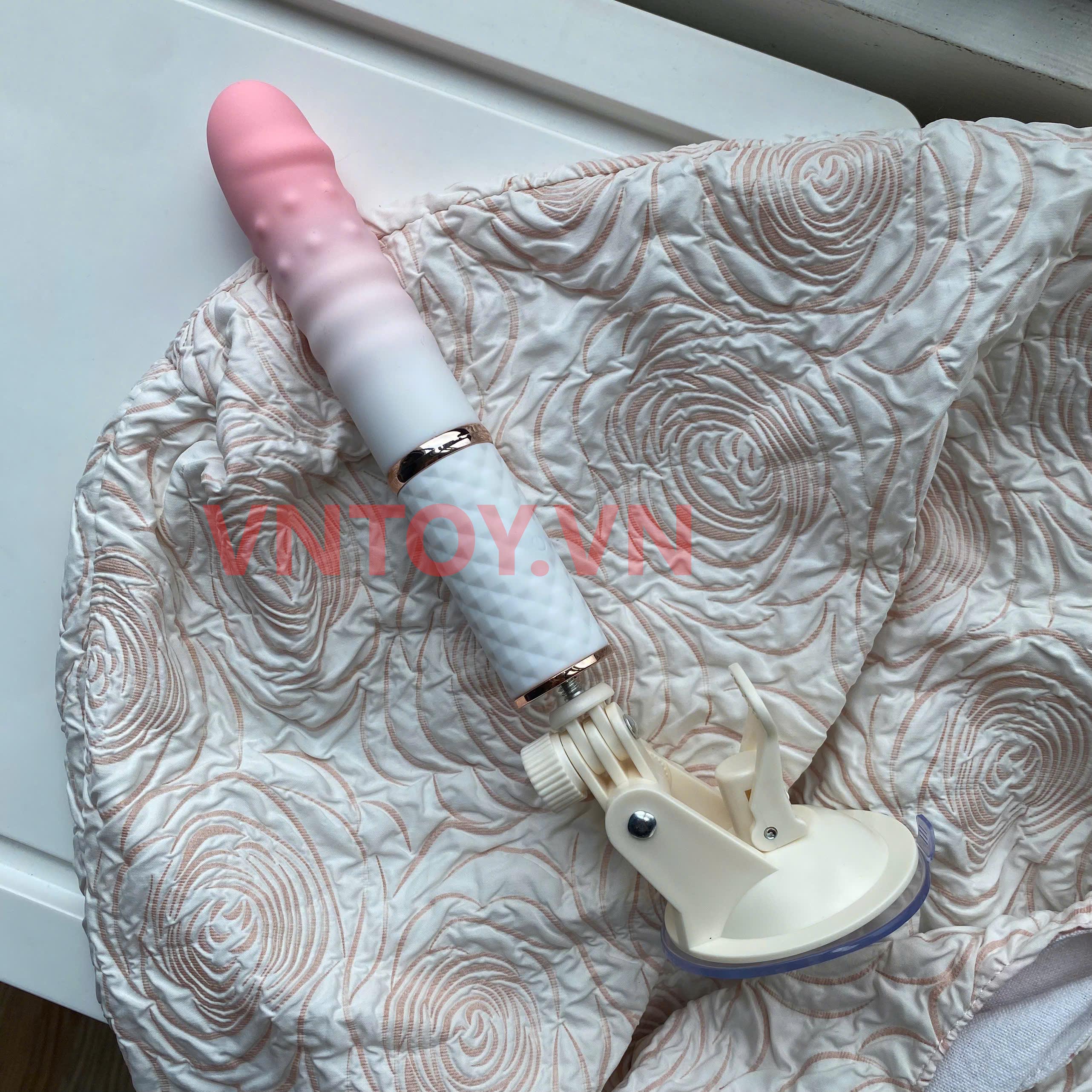 Dương vật giả tự động rung thụt điều khiển app điện thoại kèm chân đế gắn tường