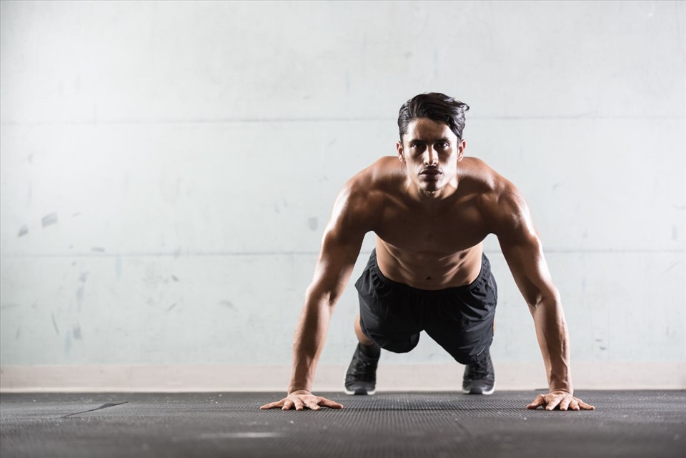 Hít Đất Mỗi Ngày Có Tốt Cho Sinh Lý Không? Bật Mí Sự Thật Giúp Quý Ông Sung Mãn Hơn Trong “Chuyện Ấy