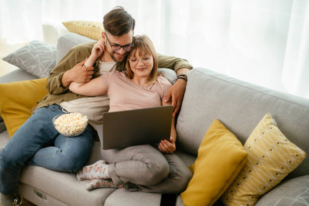 Con gái xem phim người lớn có xấu không? Đừng vội phán xét khi chưa hiểu rõ