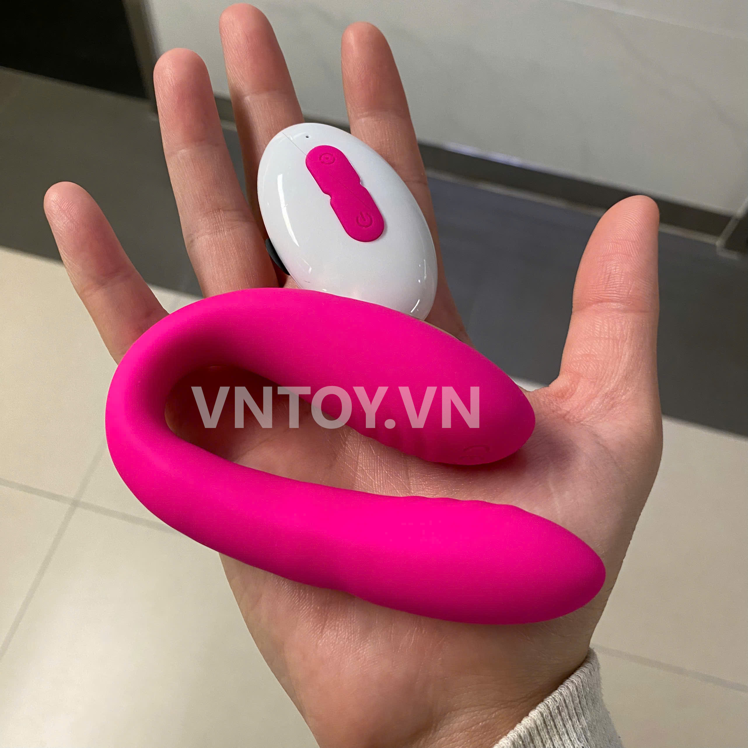 Máy rung âm đạo hình chữ C 2 động cơ rung ngoáy