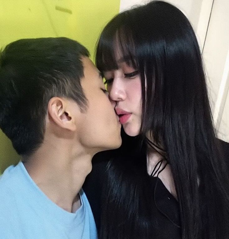 Ngủ Chung Có Bị Bệnh Sùi Mào Gà Không? Điều Bạn Cần Biết Và Cách Phòng Tránh