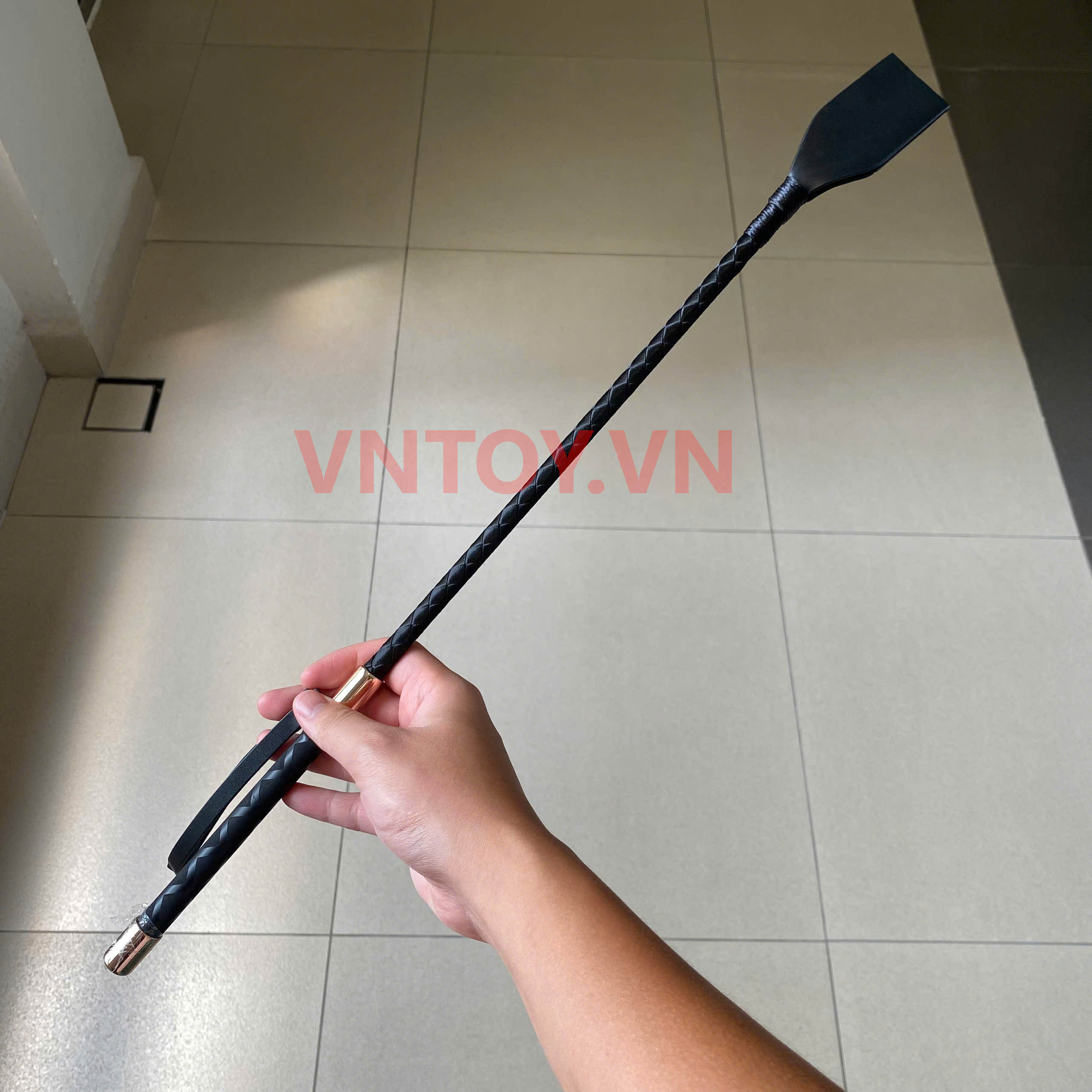 Roi da tình thú phong cách quất ngựa – đồ chơi BDSM nhập vai quyền lực