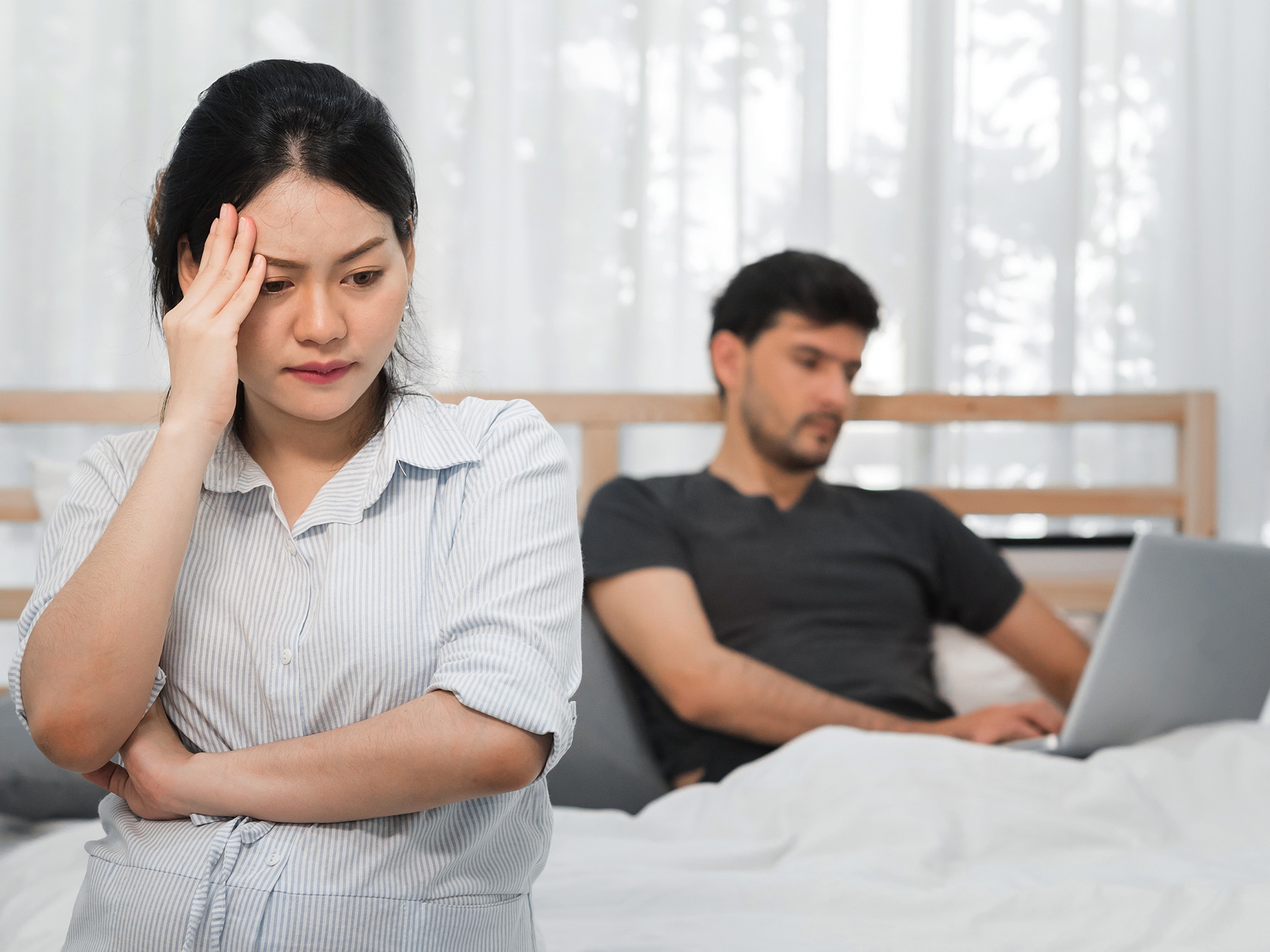 Tính chiếm hữu là gì? Chiếm hữu có phải là thể hiện tình yêu đích thực?