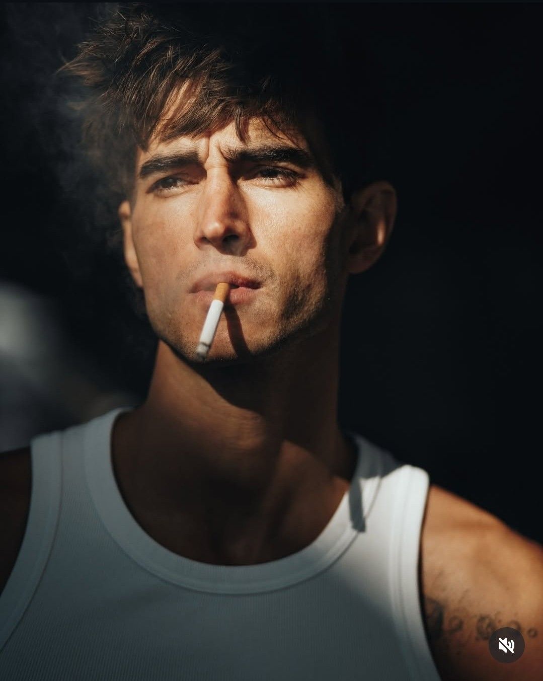 tinh-dich-trong-suot-la-gi-nguyen-nhan-va-cach-dieu-tri-hieu-qua