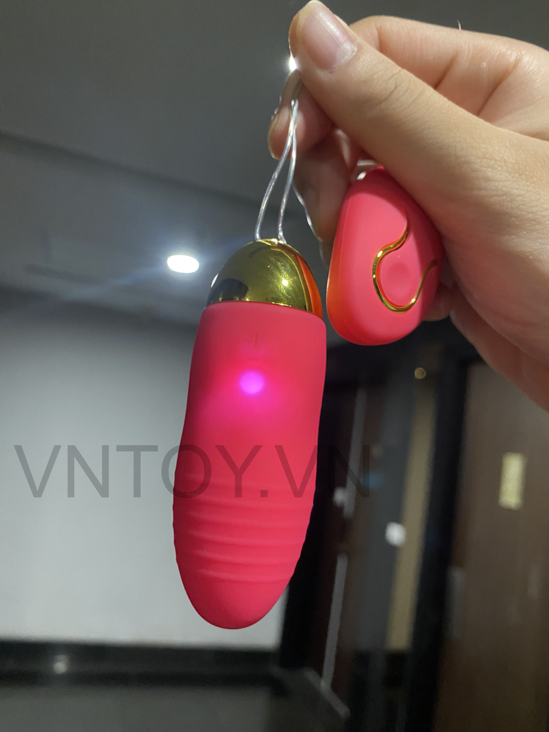 Trứng rung tình yêu điều khiển từ xa sạc pin cao cấp