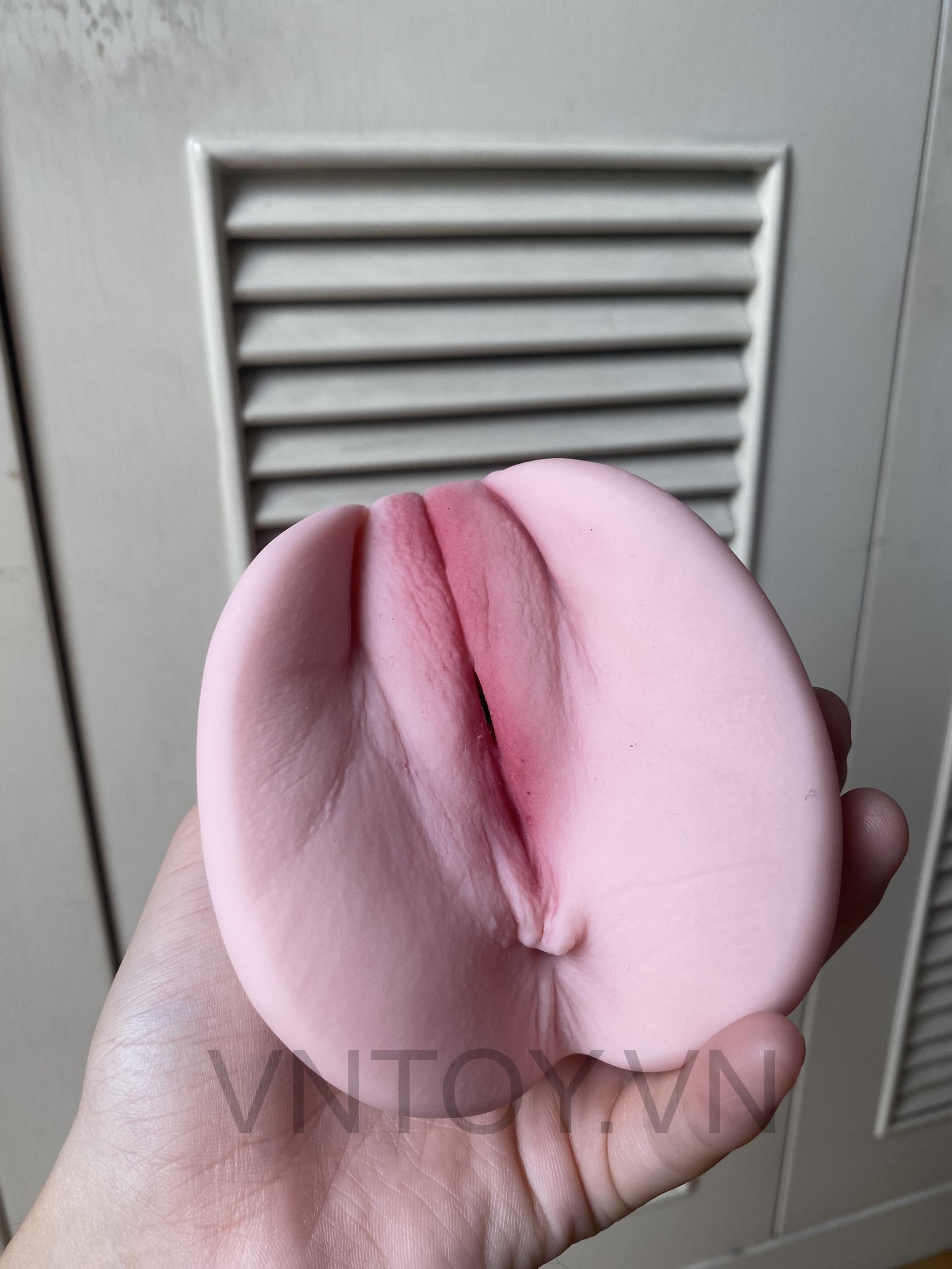 Âm đạo giả se khít hồng hào gái mới lớn non tơ