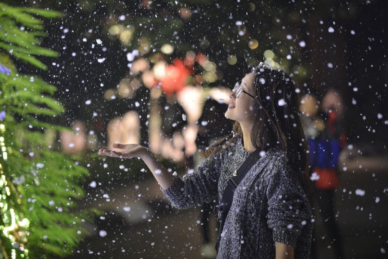 Máy phun tuyết hiệu ứng như tuyết thật