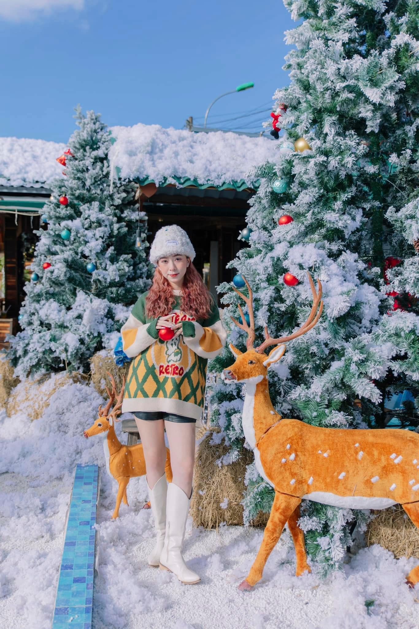 Noel không thể thiếu máy phun tuyết