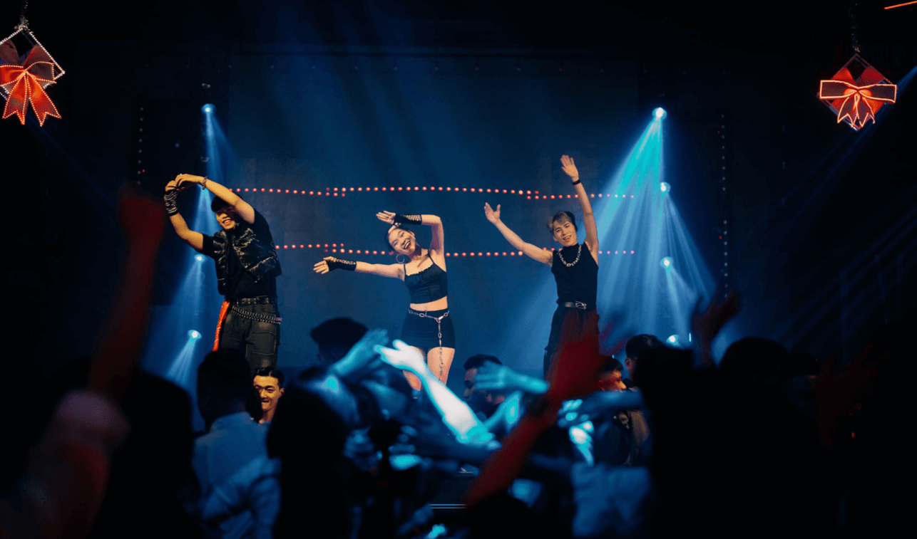 Đèn laser quán lounge