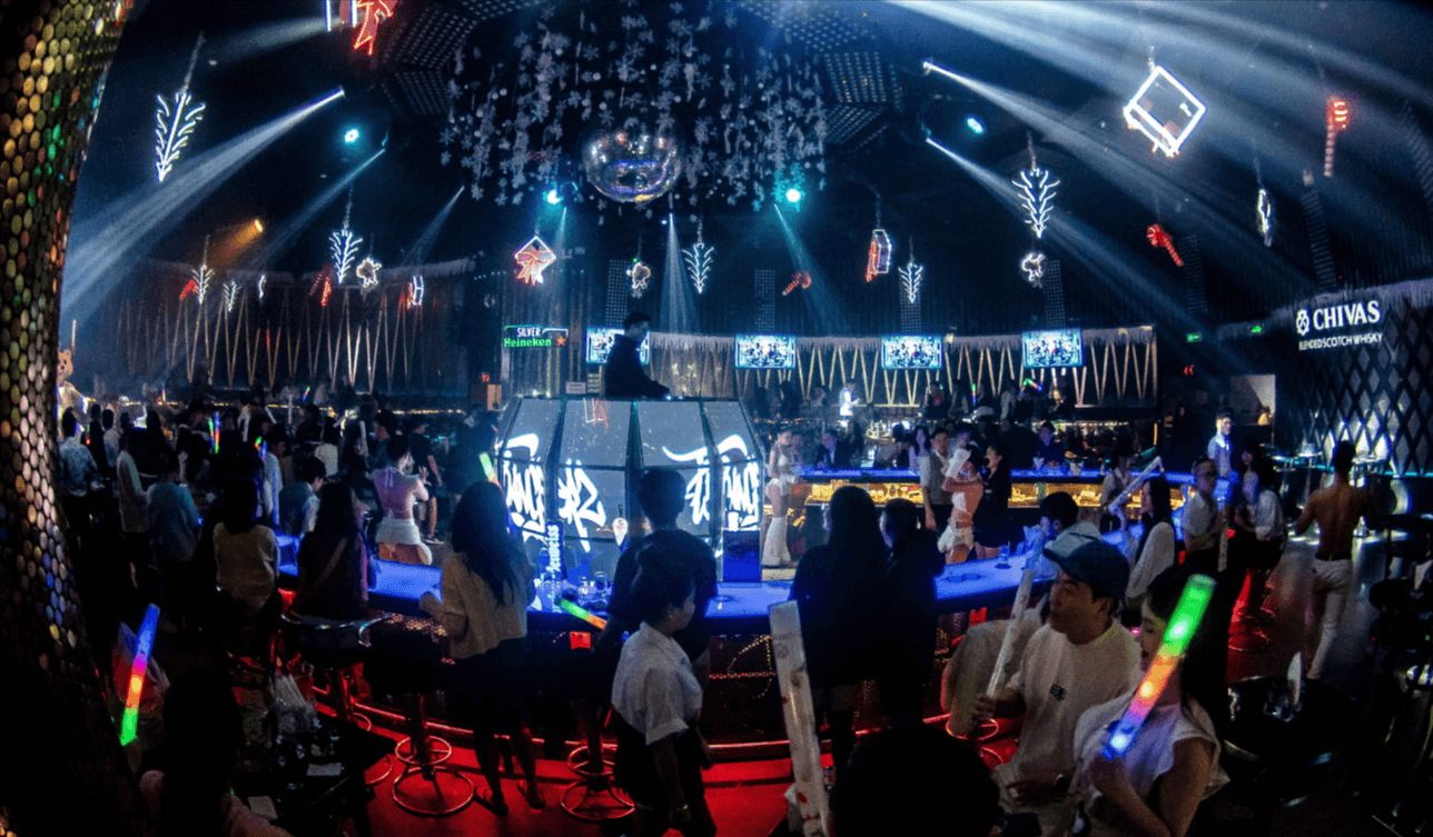 báo giá Đèn laser cho quán lounge