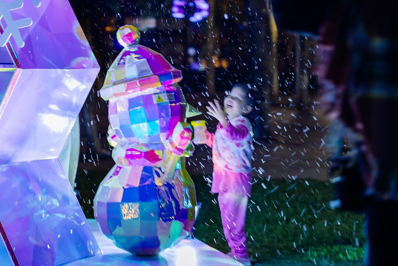 máy phun tuyết nhân tạo