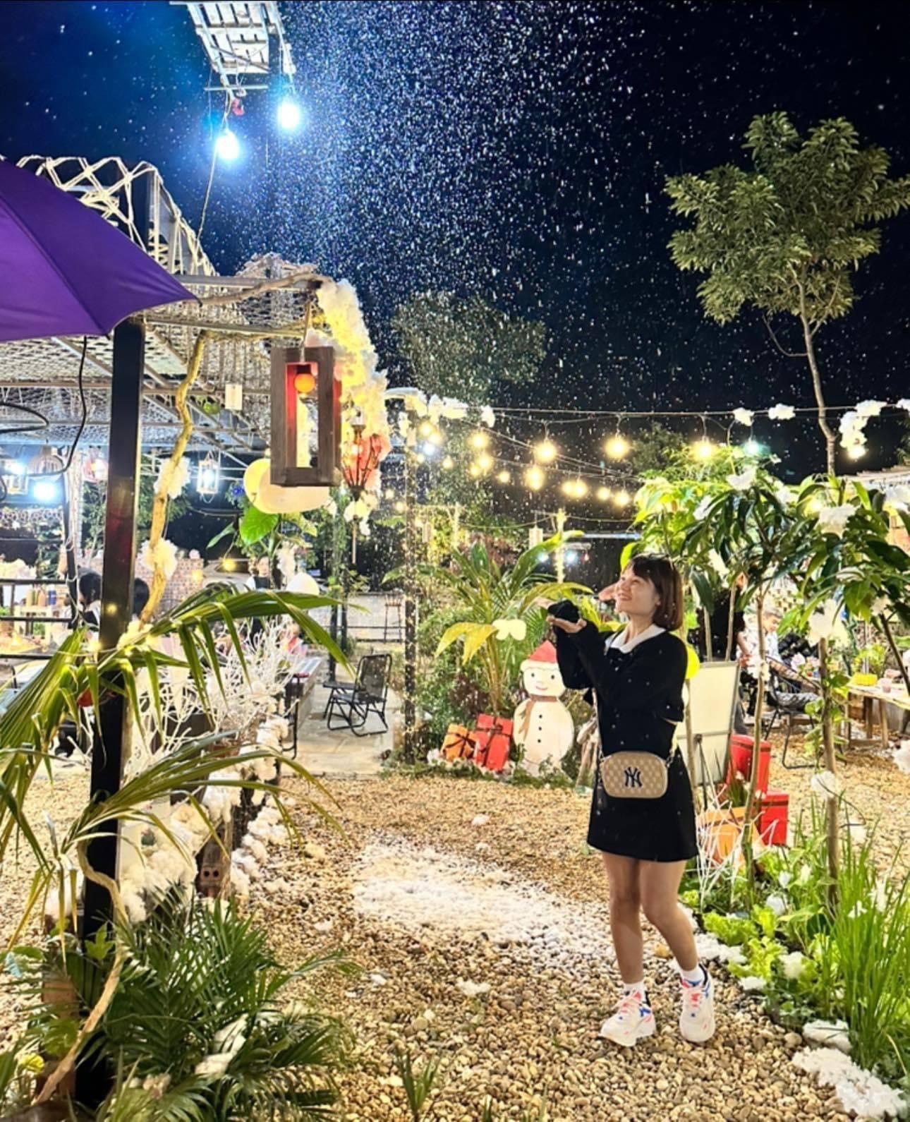 máy phun tuyết nhân tạo