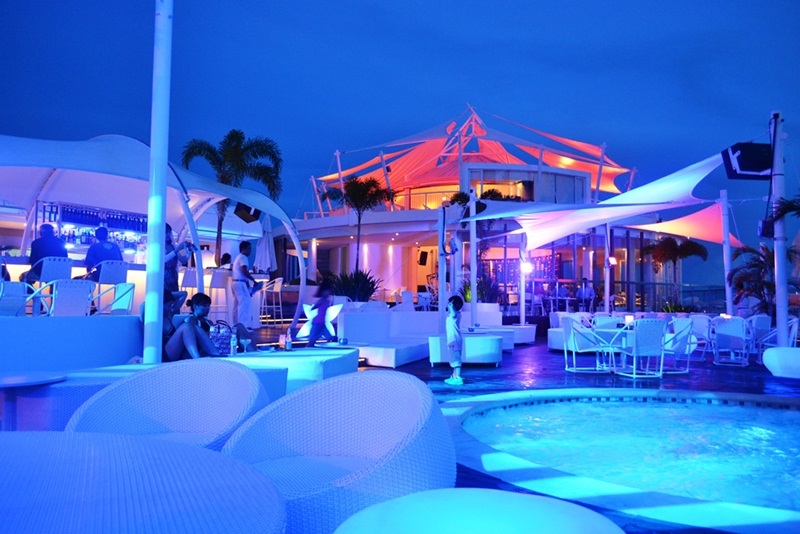 Ánh Sáng Hoàng Long - Đơn vị cung cấp Beam chống nước cho các quán bar ngoài biển